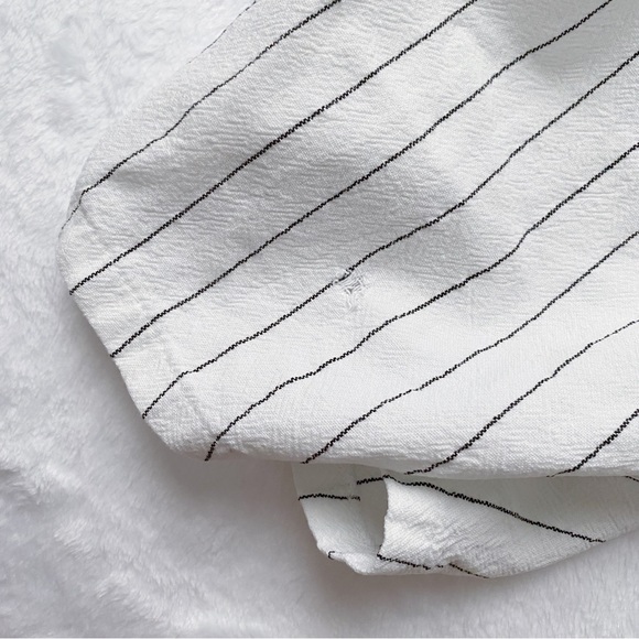 (FIRM PRICE) White & Black Pinstripe Cropped Wide Leg Pants - Picture 10 of 11